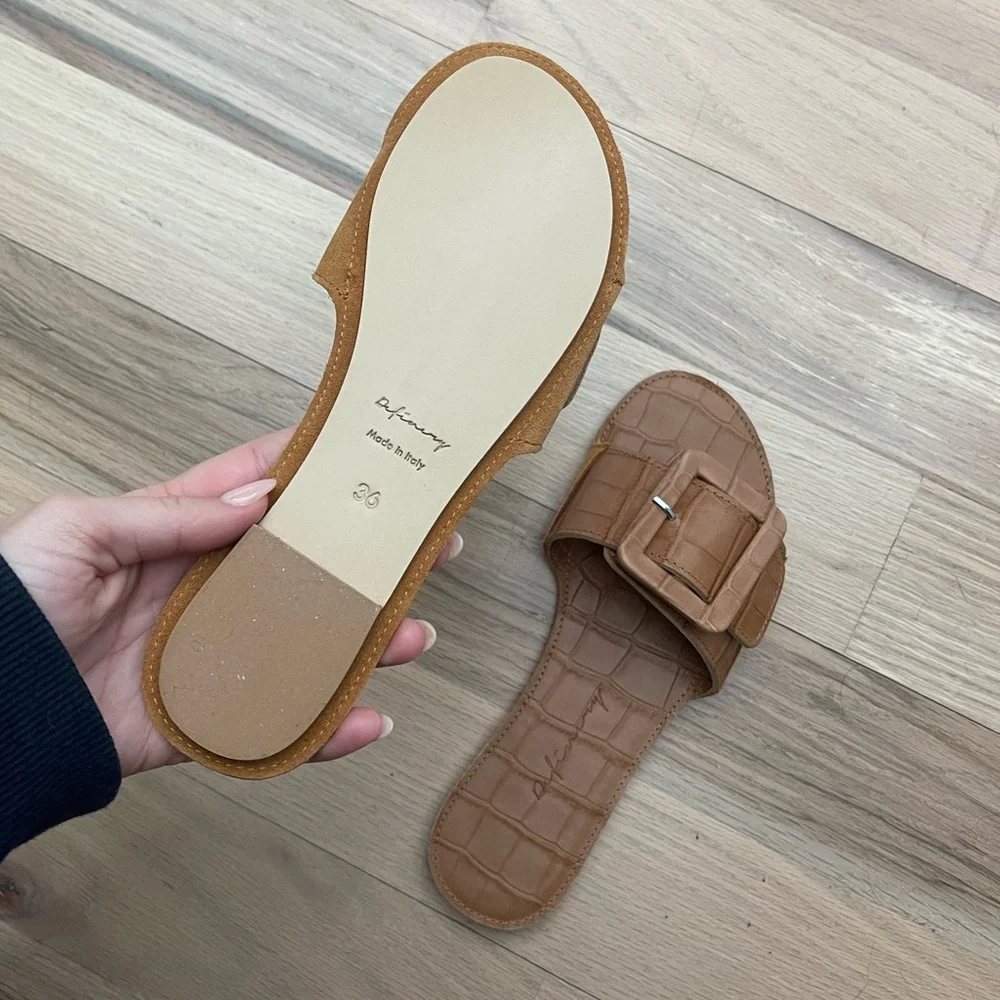 Definery loop open sandals NEW - Picture 5 of 5